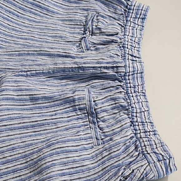 Casual Lagenlook Denim Blue Striped Linen Cropped Pants with Button Accents - Picture 8 of 11